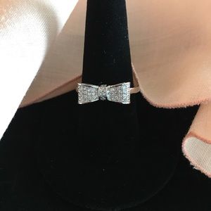 Classy bow knot ring